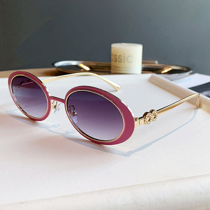 Dame moteriktig solbrille med stilfullt oseanisk design Skanto