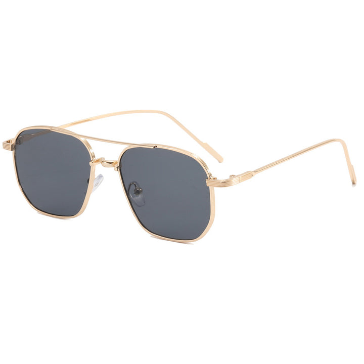 Dame moteriktig geometrisk brille med elegant metallramme Skanto