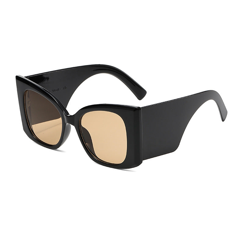 Dame moteriktig oversized solbrille med glamorøst design Skanto