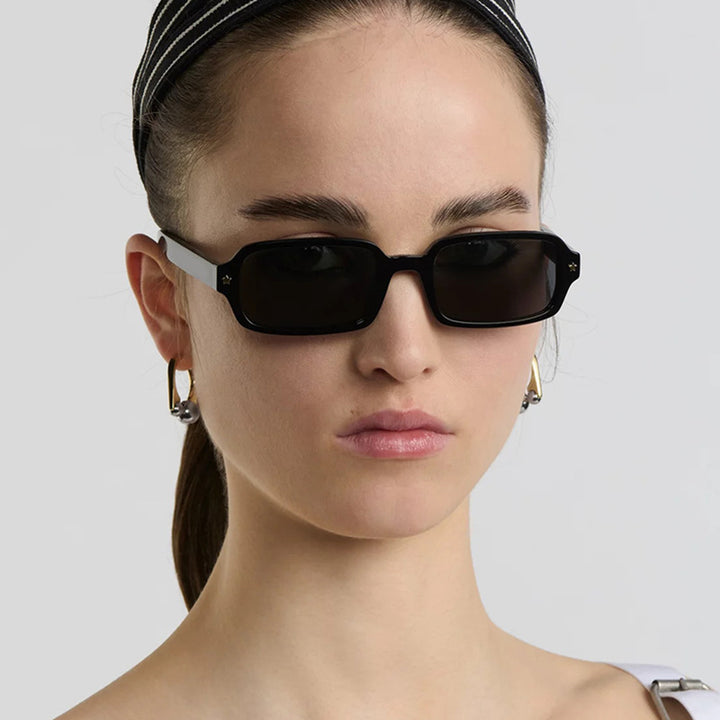 Women's Fashionable Rectangular Sunglasses with Outstanding Design and Protective UV Filter Skanto