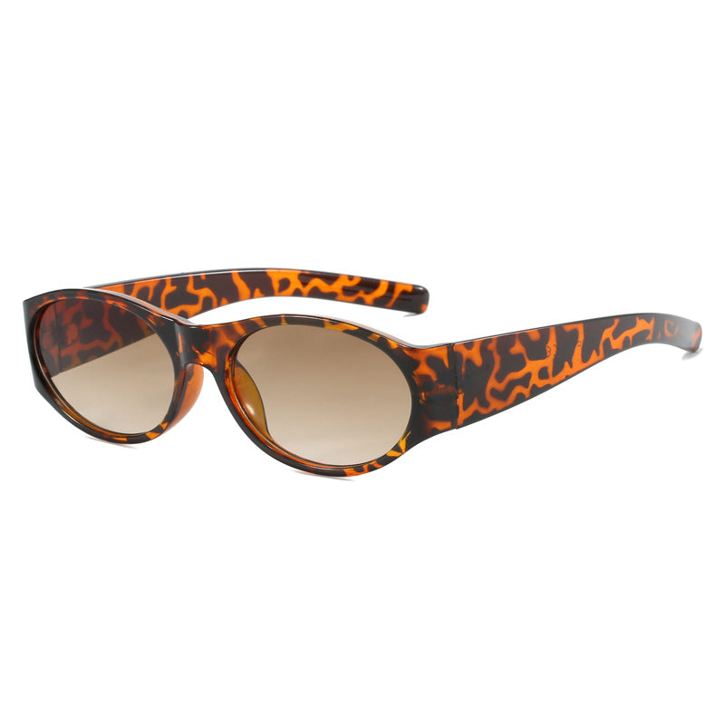 Women's fashion sunglasses with elegant, oval design and UV protection Skanto