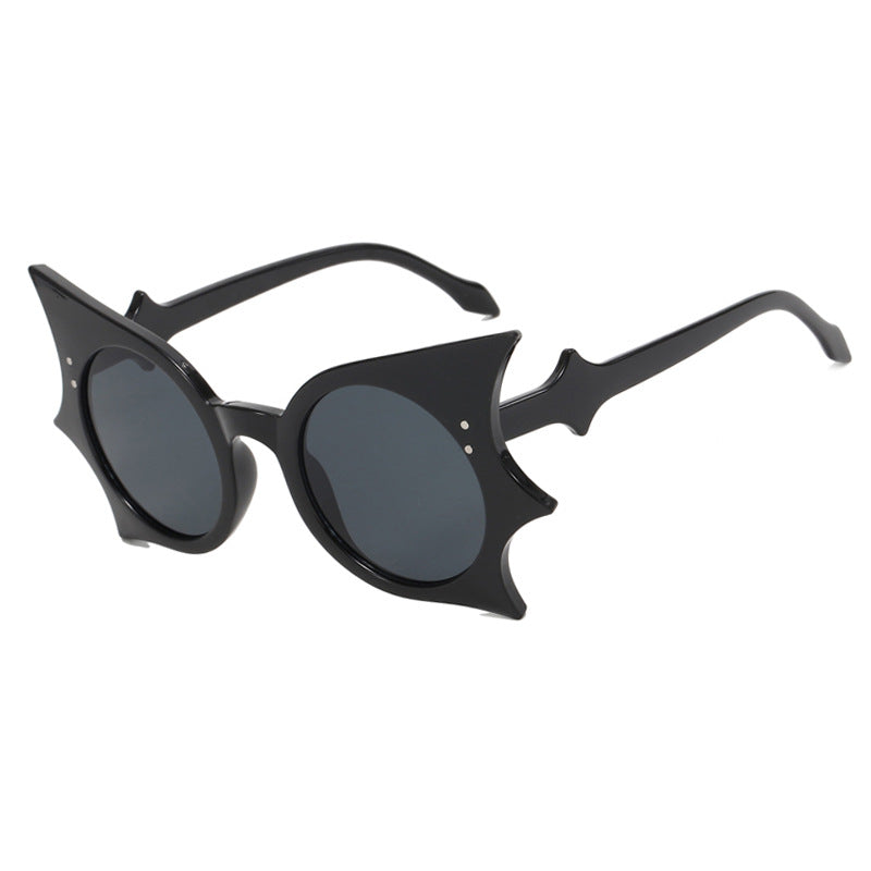 Women's Extravagant Cat-Eye Sunglasses with Striking Frame Skanto