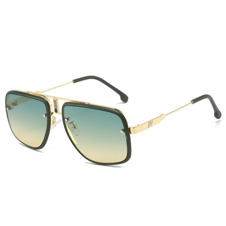 Dame moteriktig oversized solbrille med gull detaljer Skanto