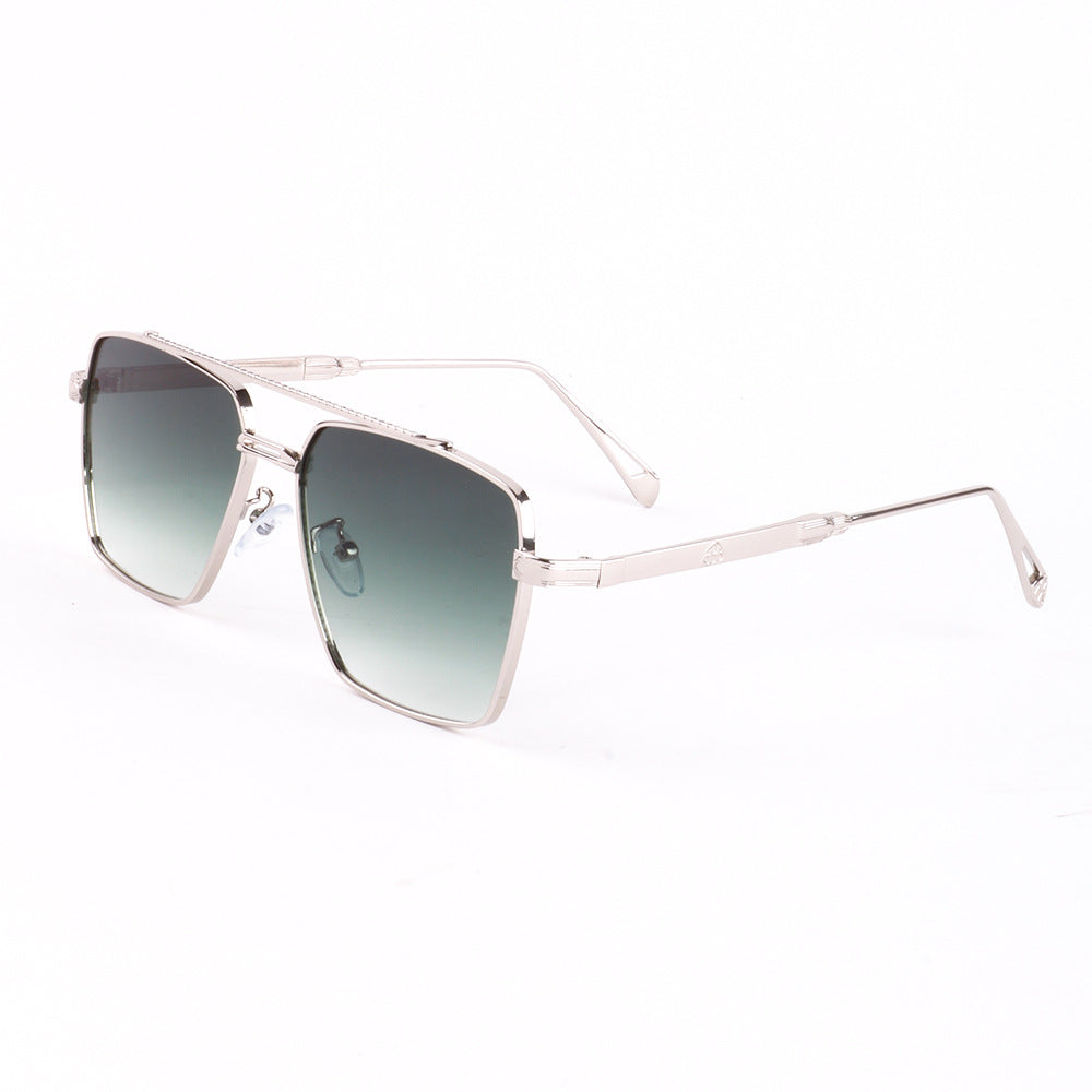 Dame oversized solbriller med elegant metallramme Skanto
