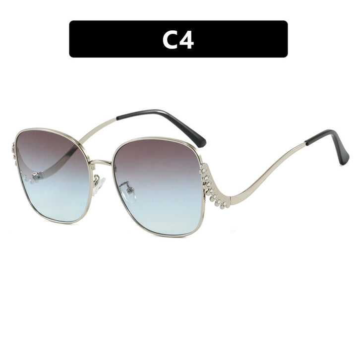 Women's eye-catching sunglasses with sparkling applications Skanto