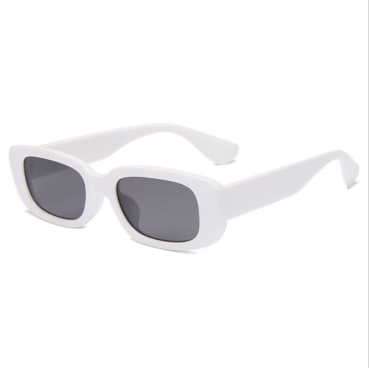 Dame moteriktig solbrille med trendy havskjell-design Skanto