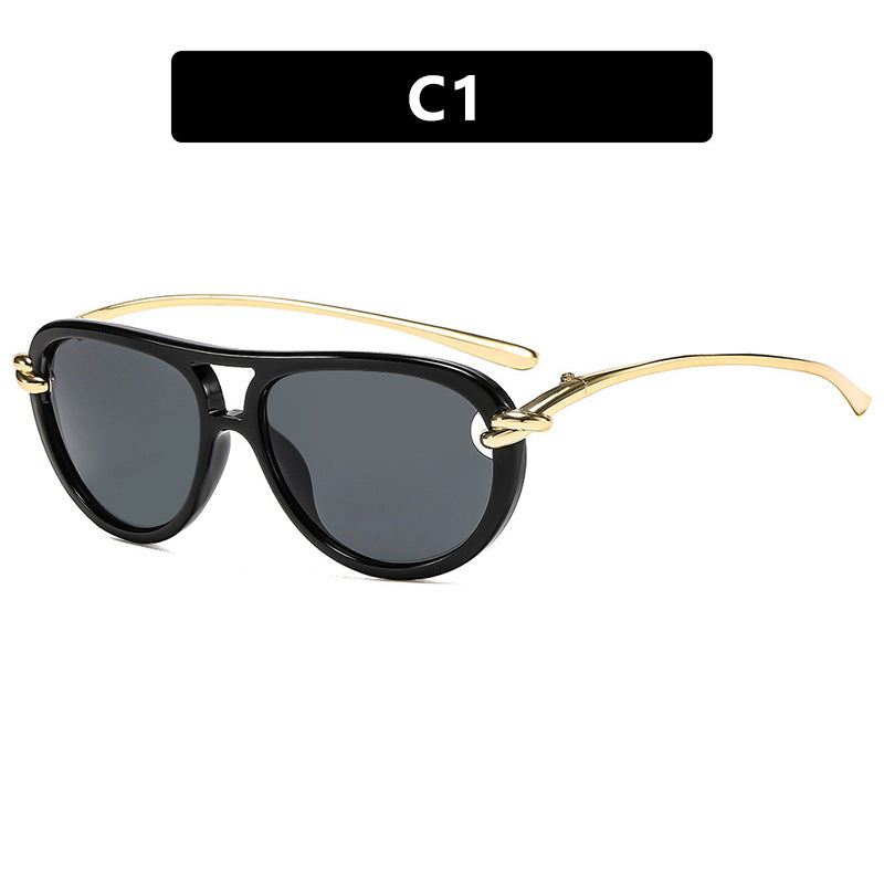 Women's Retro Sunglasses with Elegant Frame and Polarized Lenses Skanto