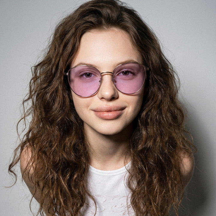 Dame geometrisk solbrille med smal metallramme Skanto