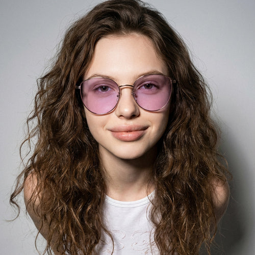 Dame geometrisk solbrille med smal metallramme Skanto