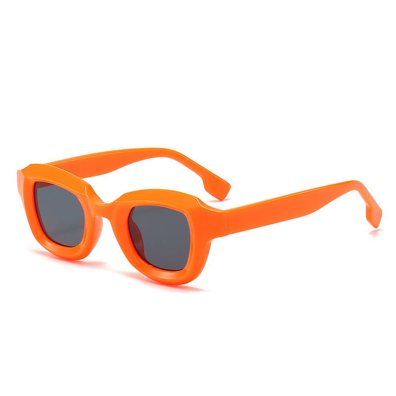 Damer Modisk solbrille i trendy design Skanto
