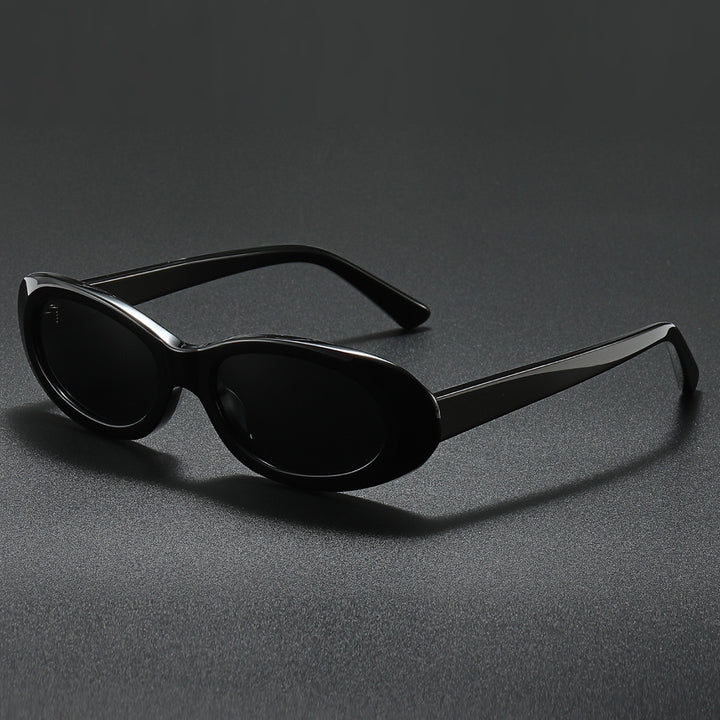 Dame moteriktig solbrille i elegant akvarellstil Skanto