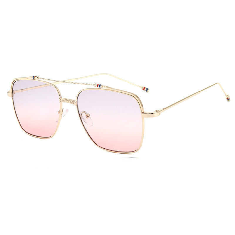 Dame moteriktig buet brille med smal metallramme Skanto