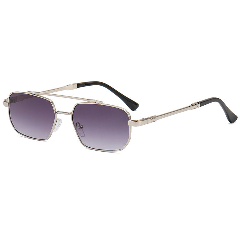 Dame moteriktig geometrisk brille med lett metallramme Skanto