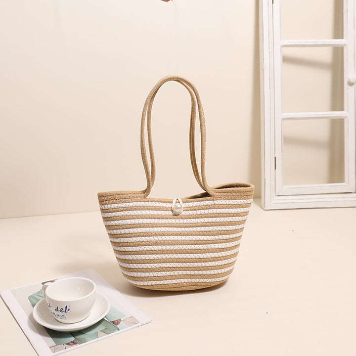 Trendy handbag with stylish stripes Skanto