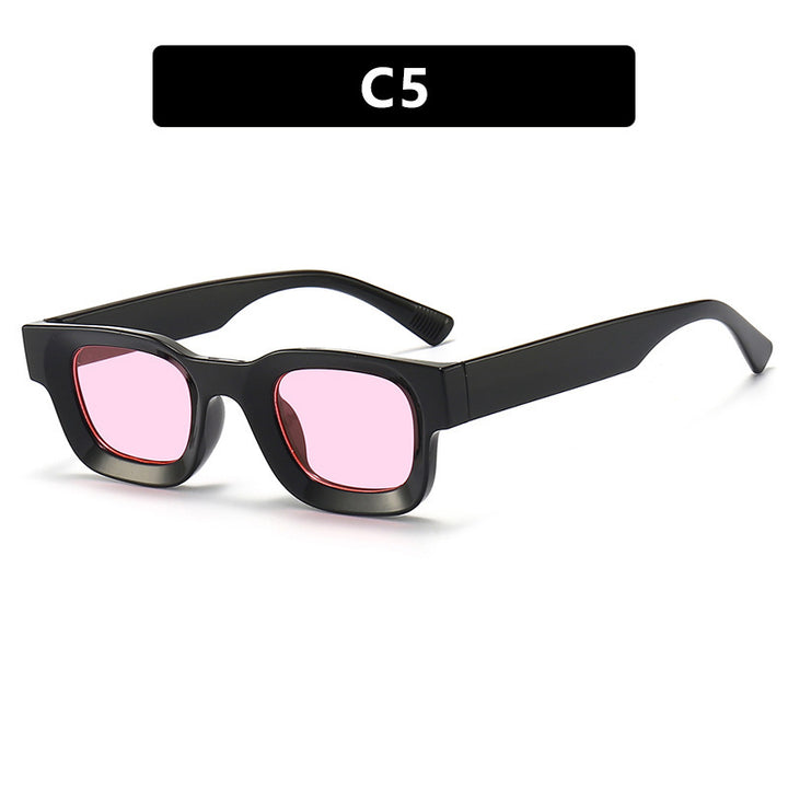Dame moteriktig solbrille i elegant, kantet design Skanto