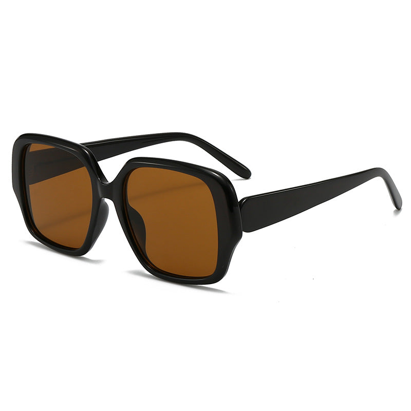 Dame moterisk kvadratisk solbrille med bred ramme Skanto