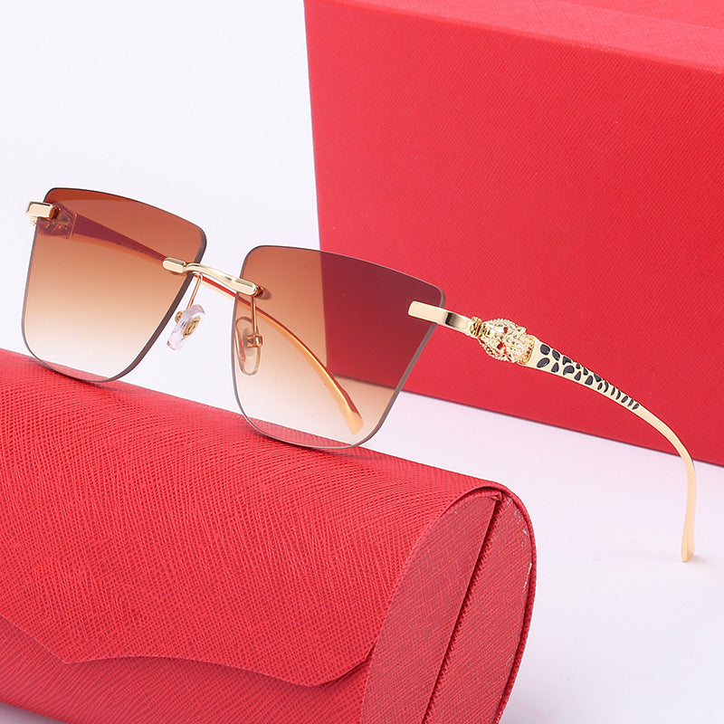 Dame Geometrisk Solbrille med elegant gullfarget detalj Skanto