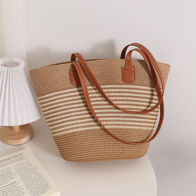 Elegant Braided Shoulder Bag with Striped Design Skanto