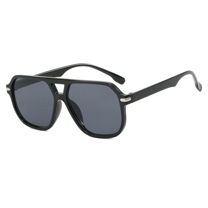 Women's Fashion Sunglasses with Protective UV Filter and Stylish Lenses Skanto