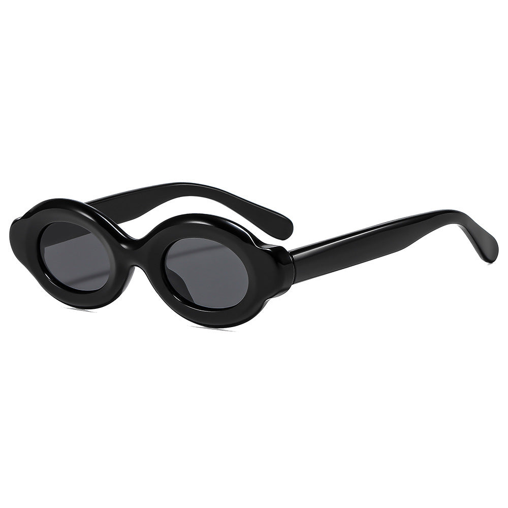 Dame moteriktig solbrille med unikt design Skanto