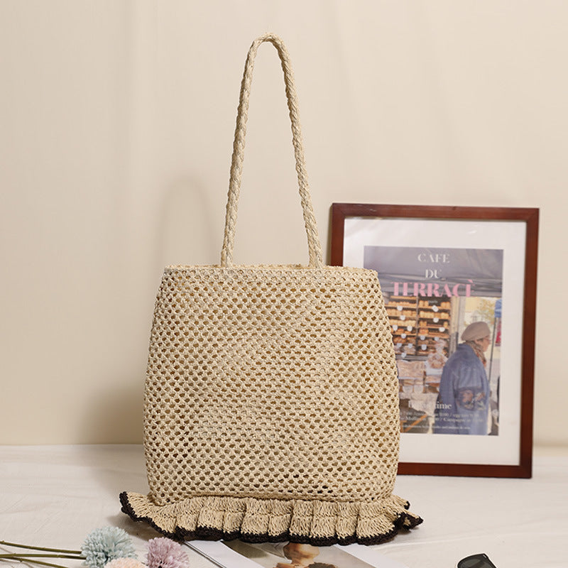 Handmade straw bag with fringed edge Skanto