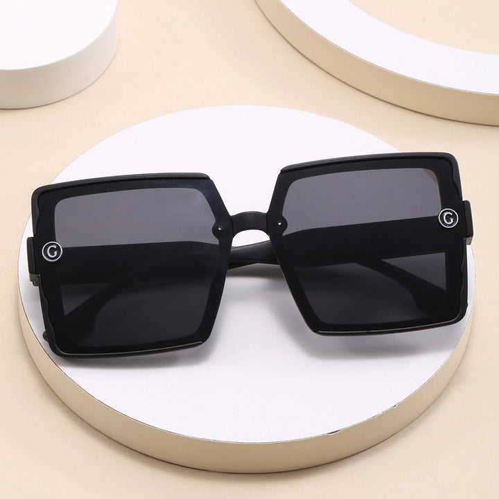 Dame kvadratisk solbrille med moderne design Skanto