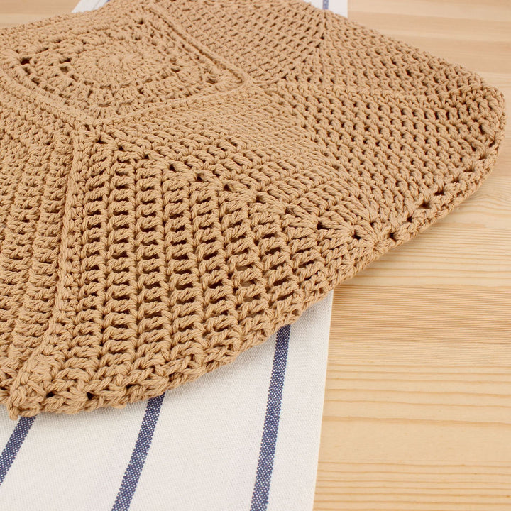 Handbag made of hand-knotted natural material with stylish wooden handles Skanto