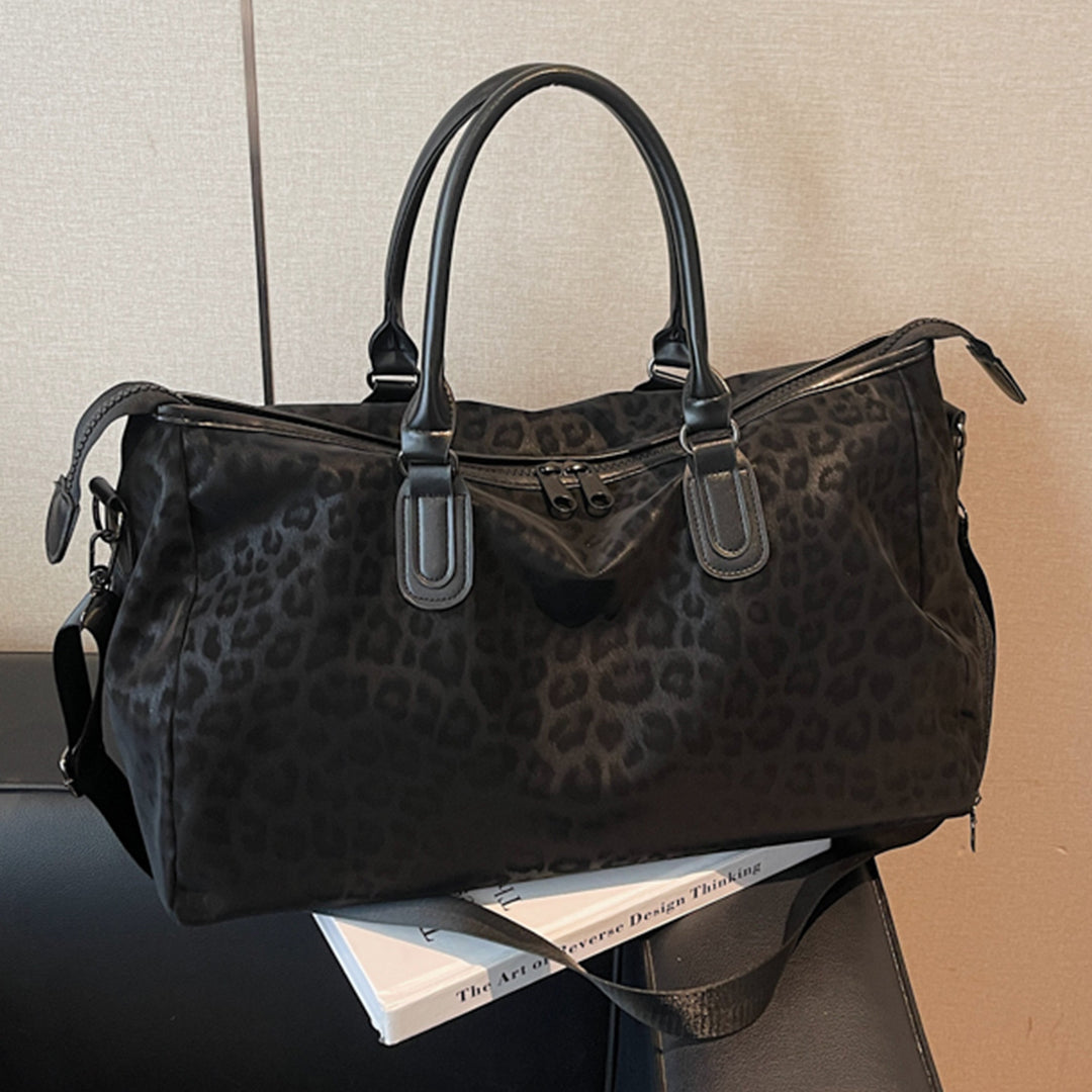 Elegant Reisetasche med Innovativt Leopardmønster Skanto