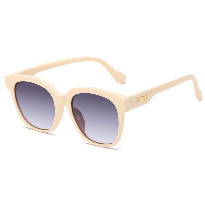 Damer klassisk solbrille med moderne oversized ramme Skanto