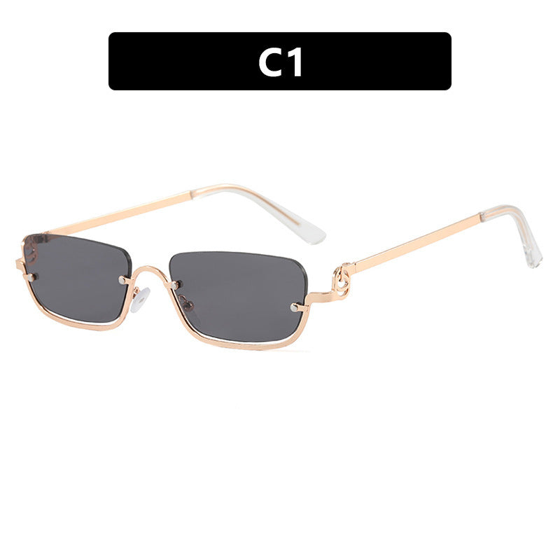 Dame firkantet solbrille med elegant metallramme Skanto