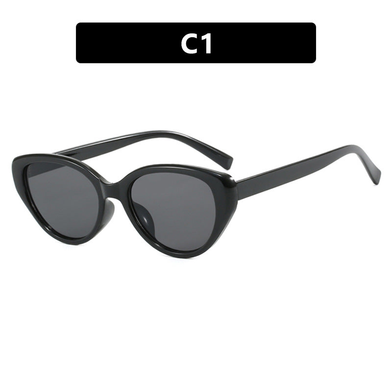 Dame Cat-Eye solbriller med moderne design og UV-beskyttelse Skanto