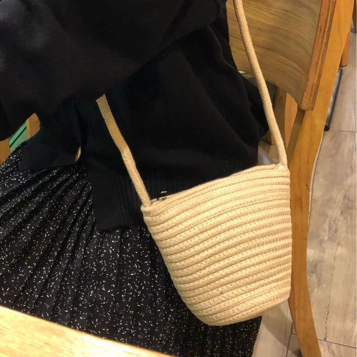 Håndknyttet håndveske med stilfull tekstilmiks Skanto