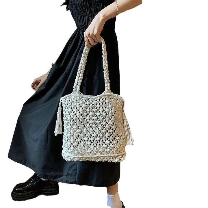 Hand-knotted beach bag with playful design Skanto