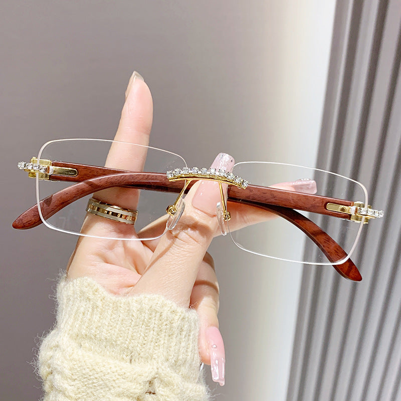 Dame elegant solbrille med unik ramme Skanto