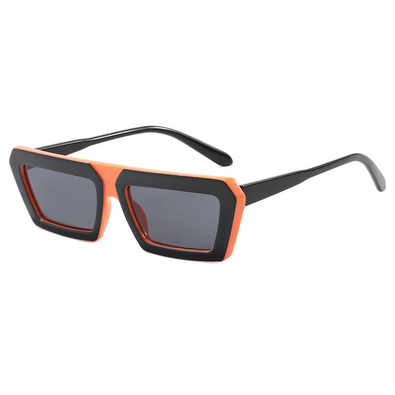 Dame fashion solbrille med markant firkantet ramme og polarisert glass Skanto