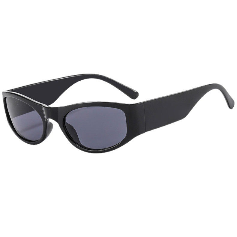 Dame solbrille i elegant retro-inspirert design Skanto