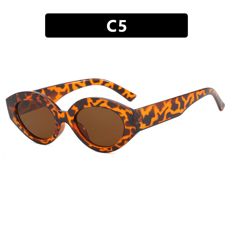 Women's creative sunglasses in elegant retro style Skanto