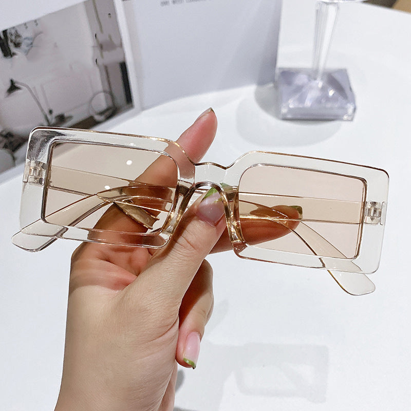 Dame trendy kvadratisk solbrille med polarisert glass Skanto