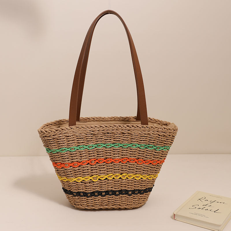 Trendy straw bag with colorful details Skanto