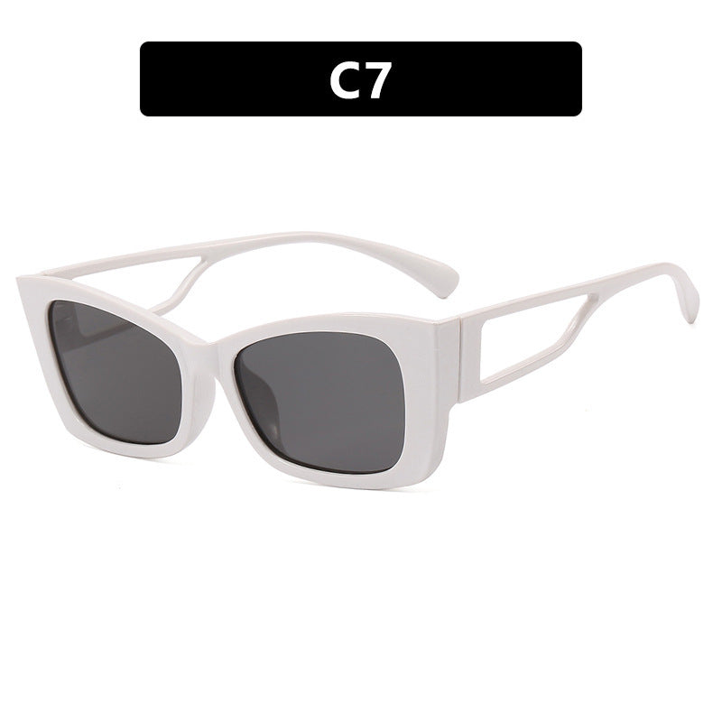 Dame moteriktig solbrille med innovativ ramme Skanto