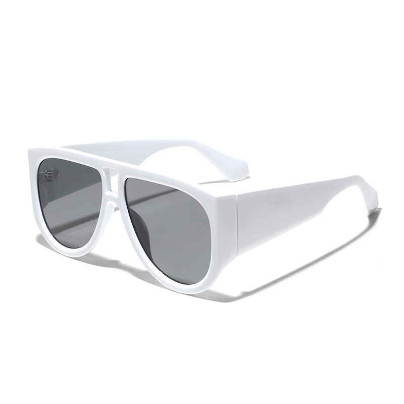 Damer fashionable oversized solbriller med ergonomisk ramme Skanto