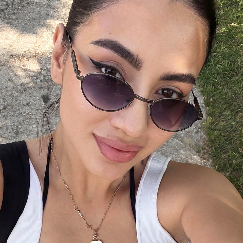Women's Fashionable Glasses in Elegant Wire Frame Skanto