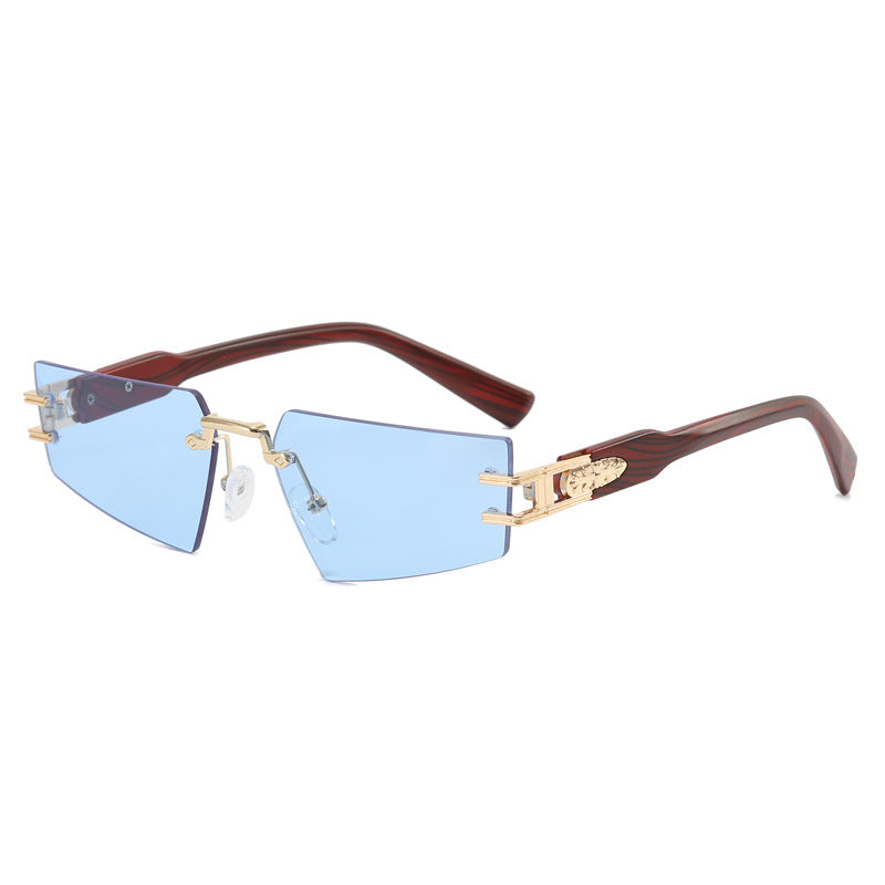 Women's fashionable sunglasses with elegant square frame structure and luxurious details Skanto