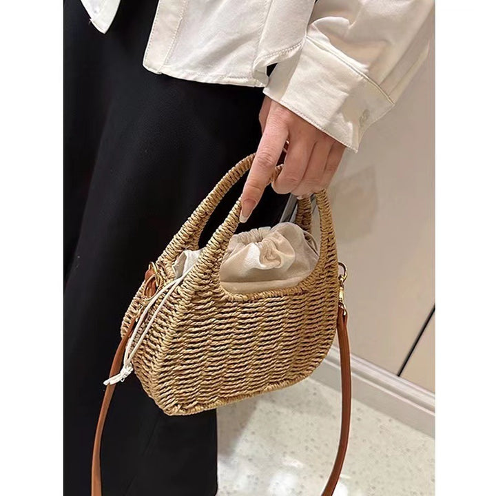 Modern Rattan Bag with Elegant Leather Detail Skanto