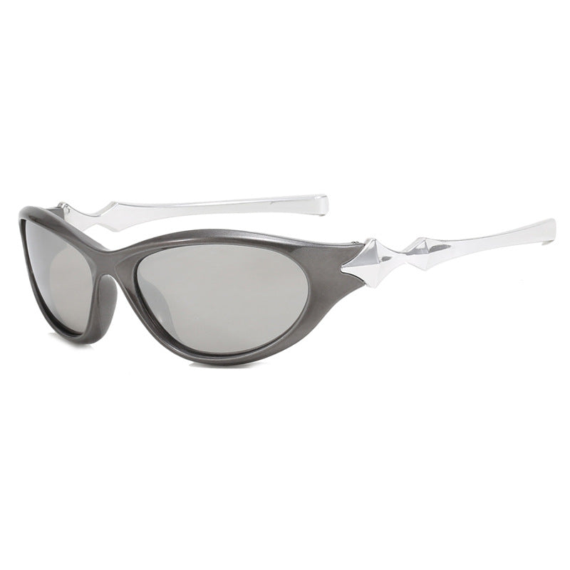 Women's sunglasses in elegant retro style with eye-catching lenses Skanto
