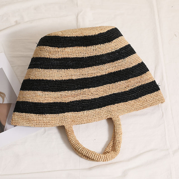 Braided beach bag with modern stripe pattern Skanto