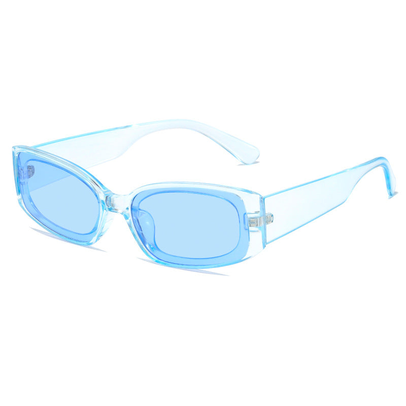 Dame moteriktig solbrille i futuristisk design Skanto