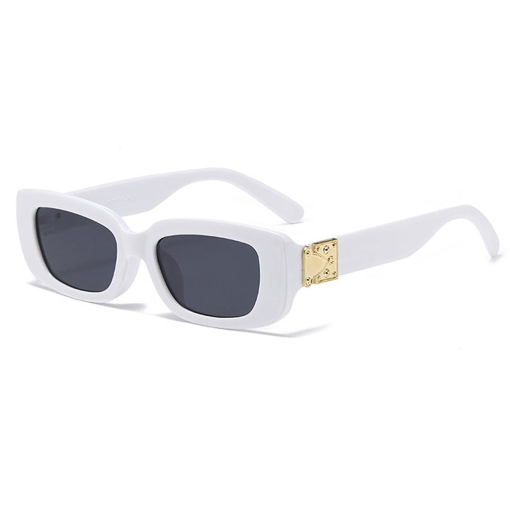Women's cat eye sunglasses with modern accents Skanto