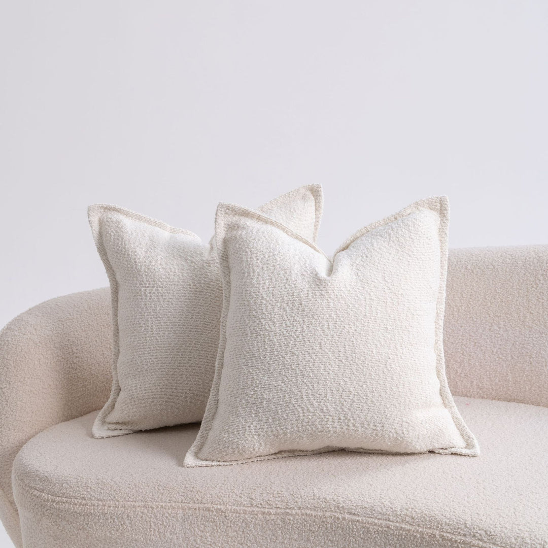 Kvinnens kosepute med moderne strukturell design Skanto