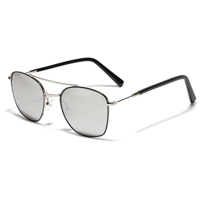 Dame modische kvadratisk solbrille med luksuriøs metallramme Skanto
